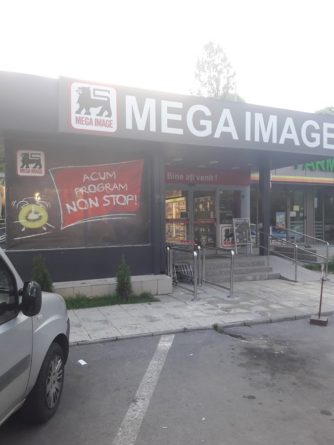 Fotografie de Mega Image Cireșica