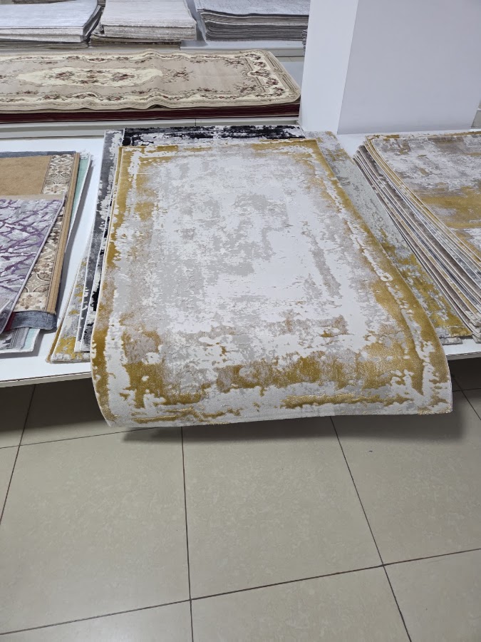 Foto von ASE MALL Etaj 3 - Marfuri Confiscate