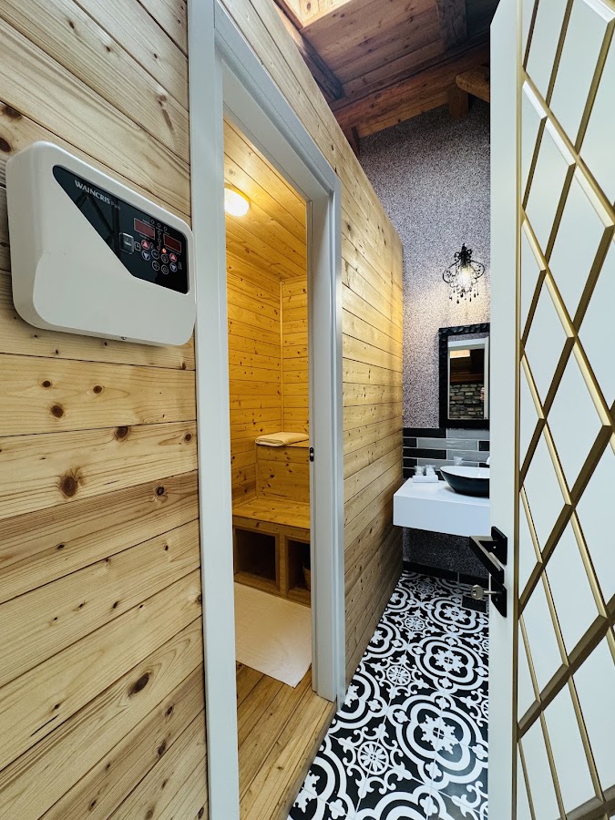 Foto di JMR Splendor - Private Sauna & Bathtub Suites