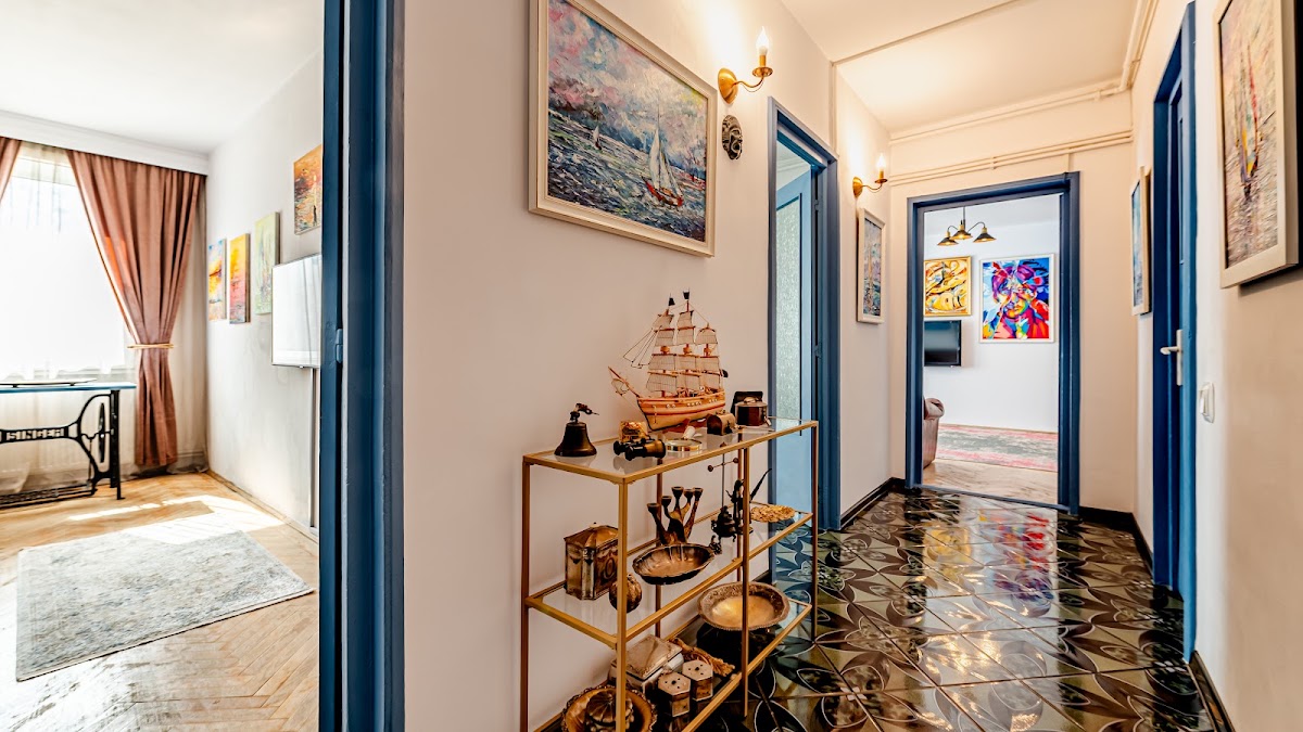 Foto di Central Art Apartment with Treasure Hunt - Free Parking & Self Check-in
