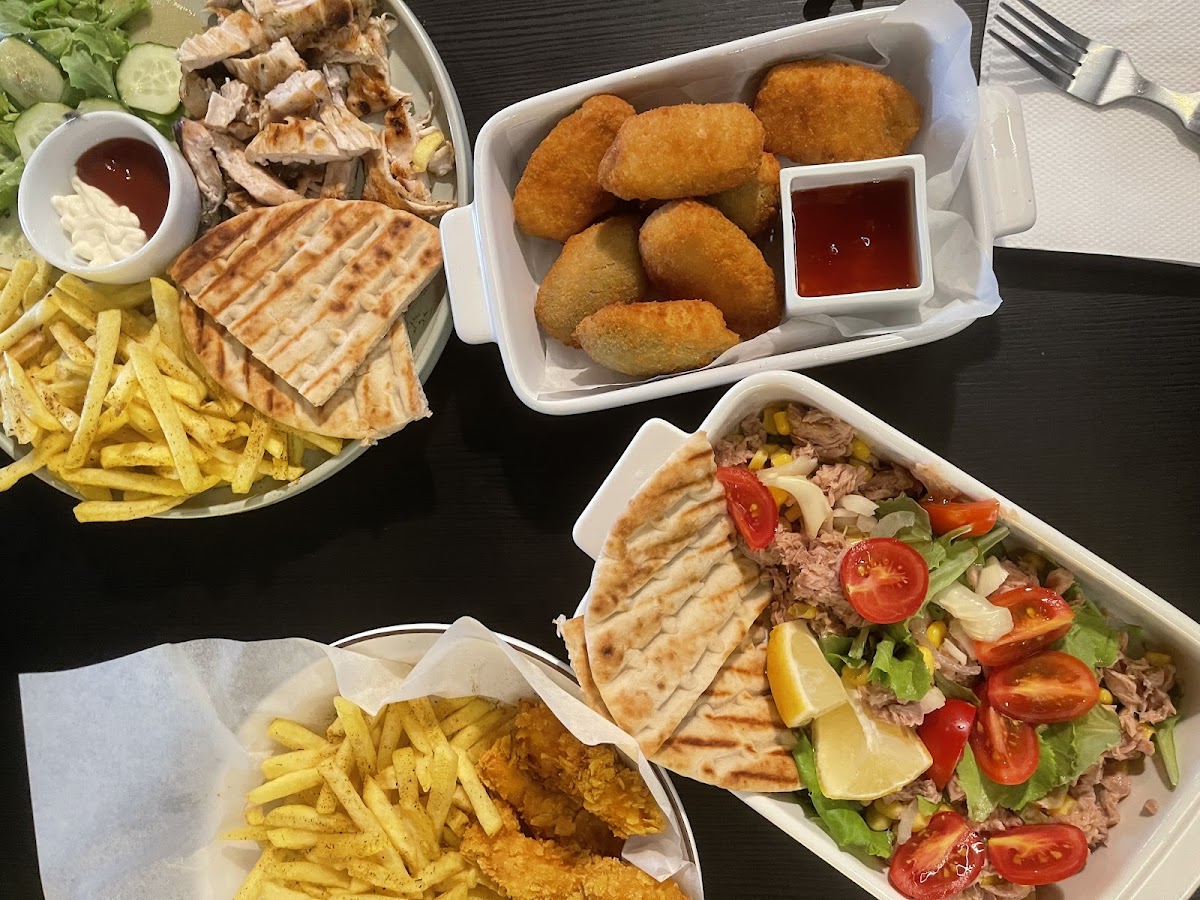 Foto von Robert Local Social - Restaurant si Cazare
