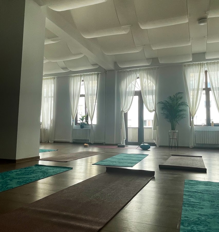 Yogally – Studio Yoga & Pilates Reformer Constanța