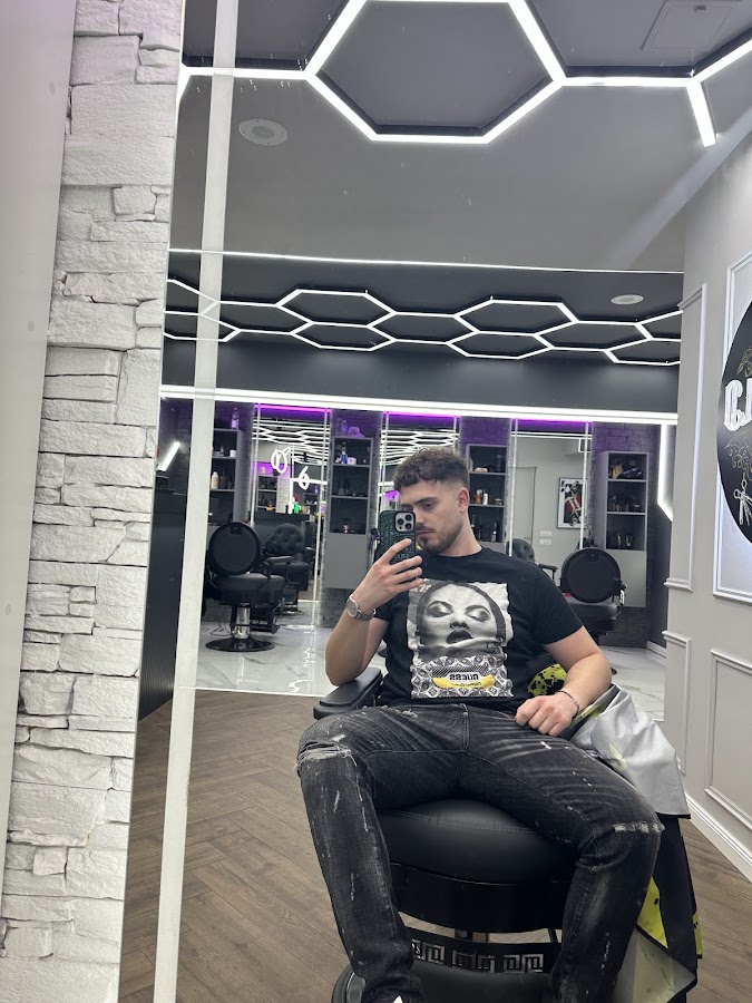 Fotografie de Men's World BarberShop & Tattoo studio
