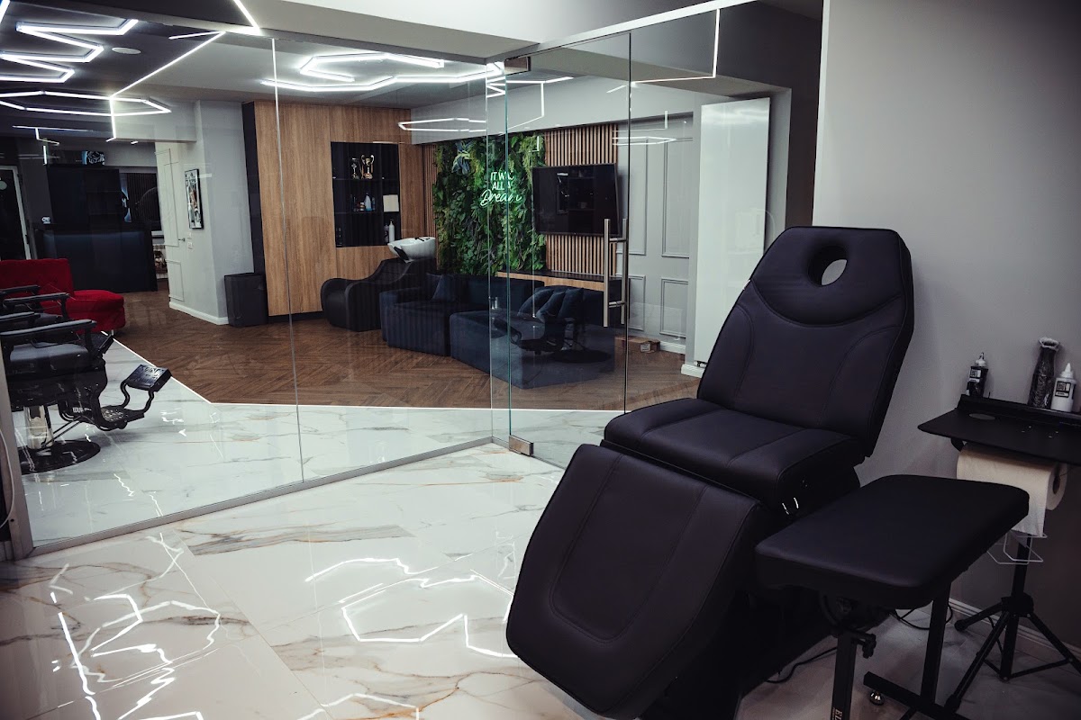 Fotografie de Men's World BarberShop & Tattoo studio