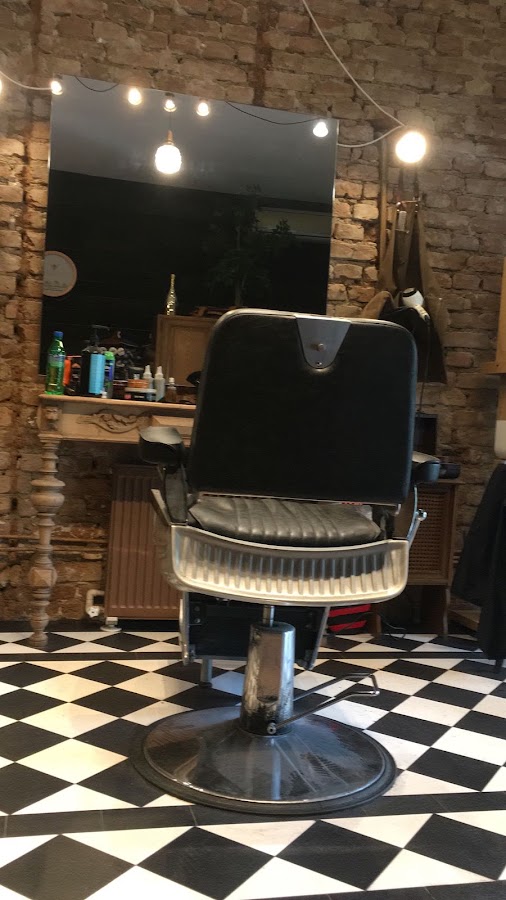 Photo of Johnnie's Barber