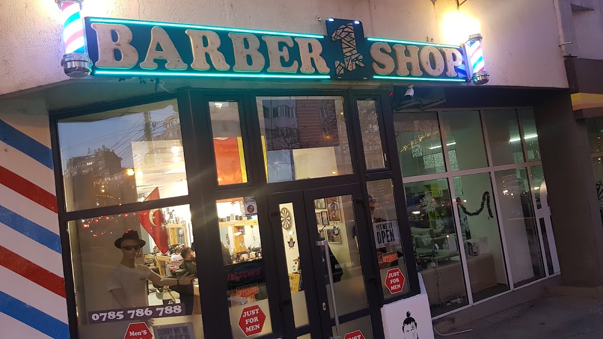 Photo de NR. 1 BarberShop - CU SAU FARA PROGRAMARE