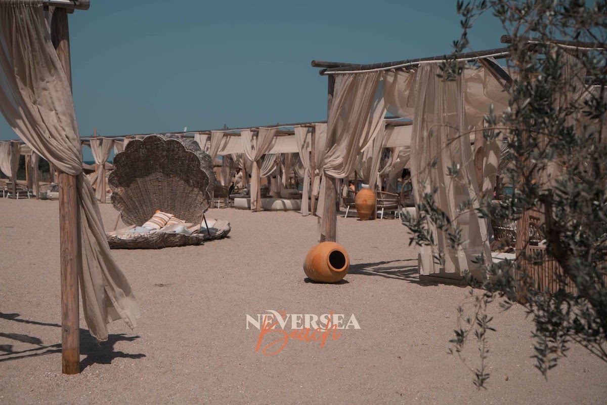 Foto von Plaja Neversea