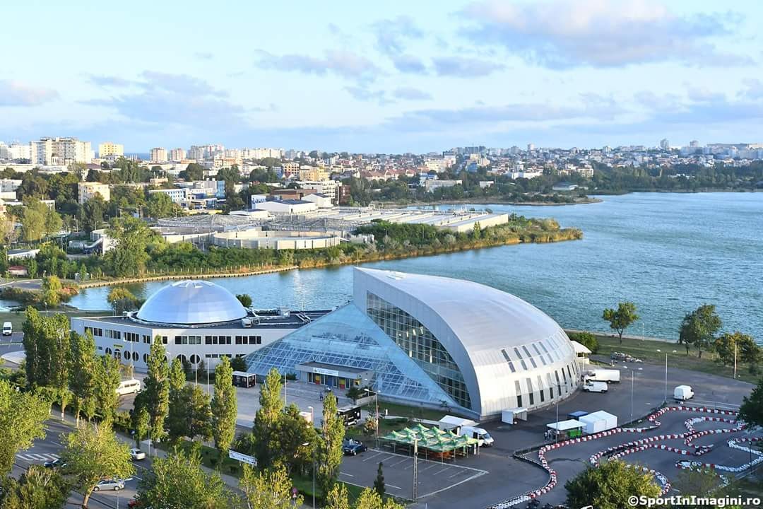 Foto di Pavilionul Expoziţional
