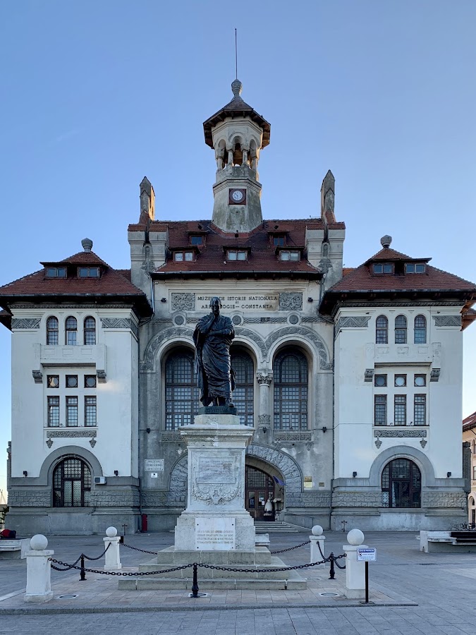 Foto di Statuia lui Ovidiu din Constanța
