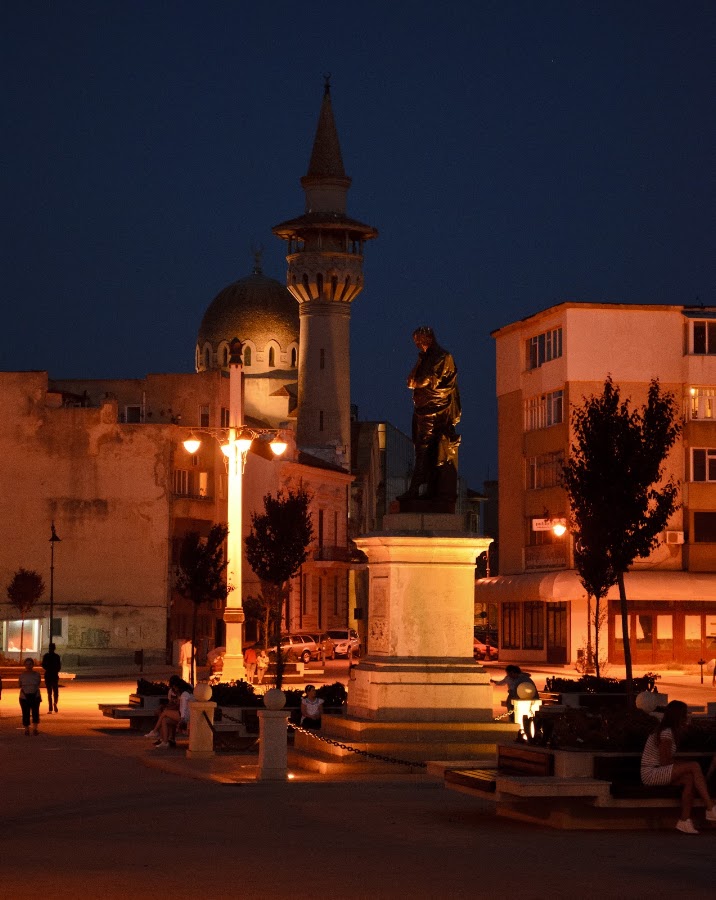 Foto di Statuia lui Ovidiu din Constanța