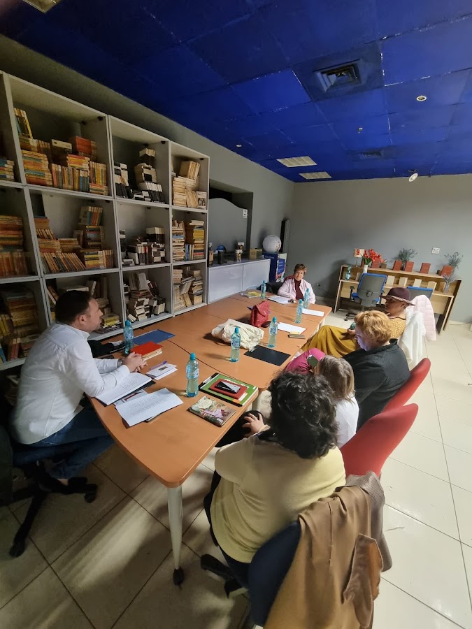 Fotografie de MICA ARTĂ