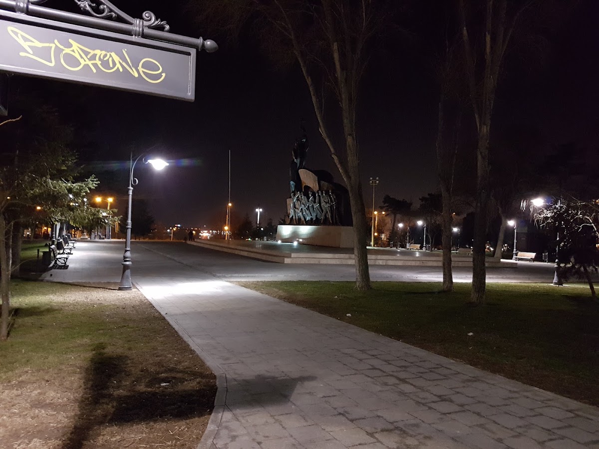 Foto von Monumentul Victoriei