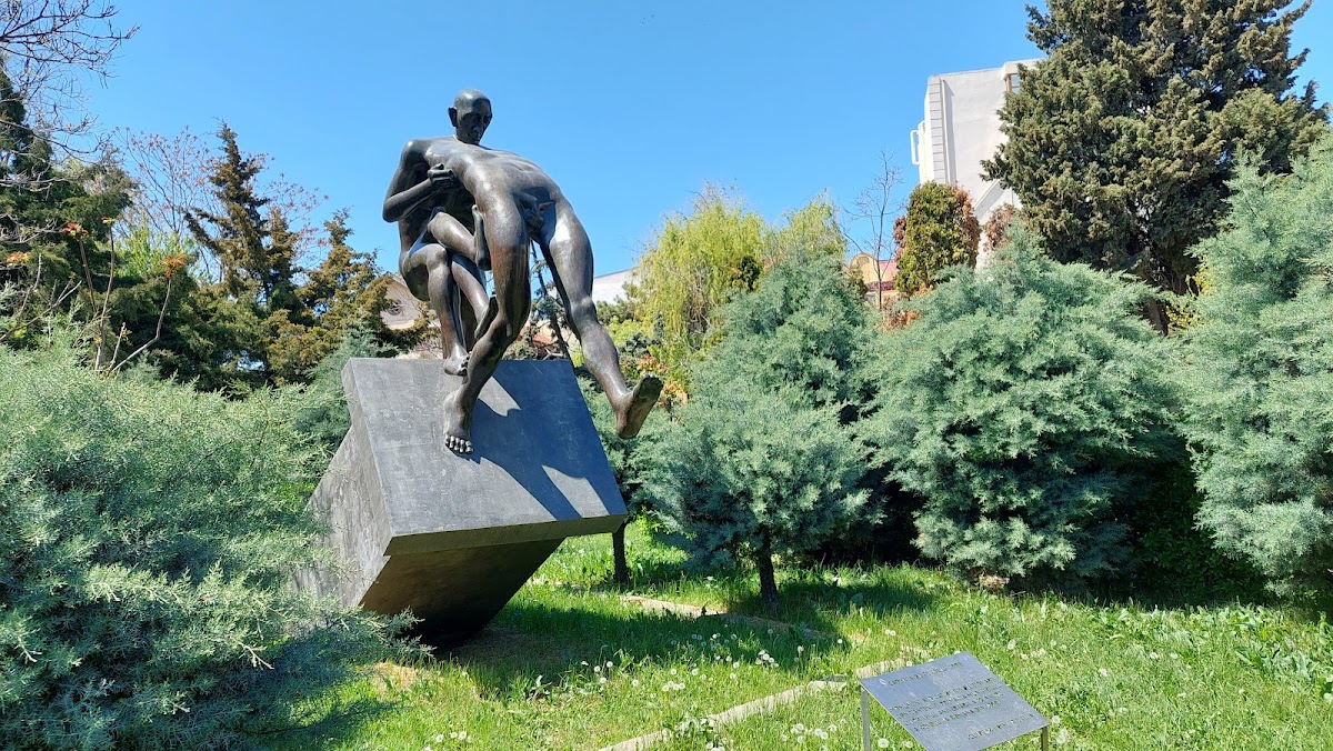 Photo of Căderea de pe soclu (Monumentul revoluției 1989)
