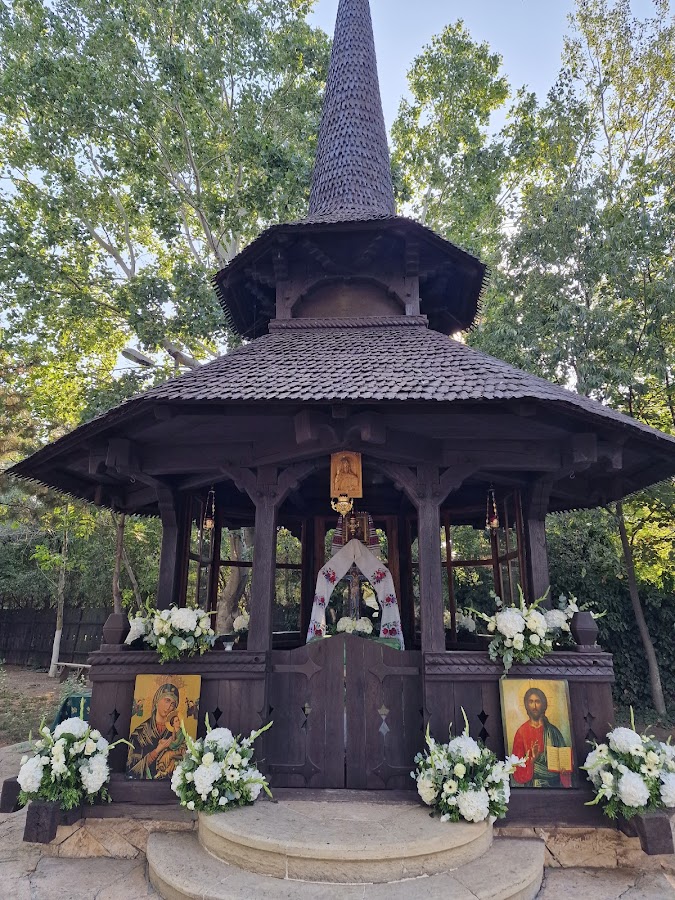 Photo de Biserica "Sfântul Mina"