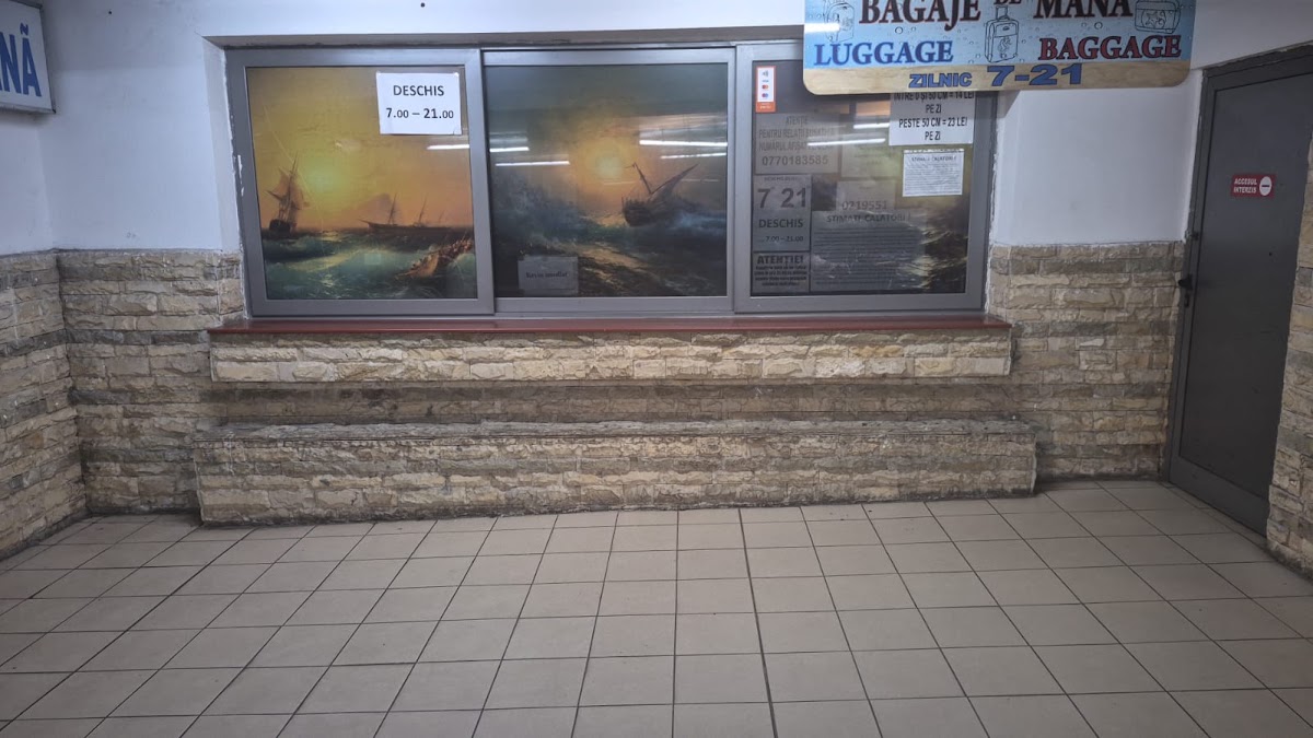 Foto di - Bagaje de mână - Litoral - Marea Neagră - -Incintă Gara CFR Constanța -
