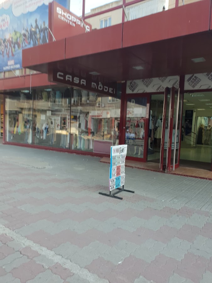 Foto von CASA MODEI Shopping Center