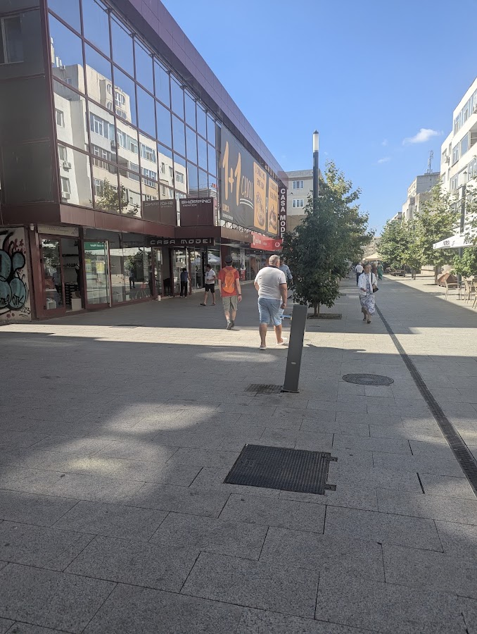 Foto von CASA MODEI Shopping Center