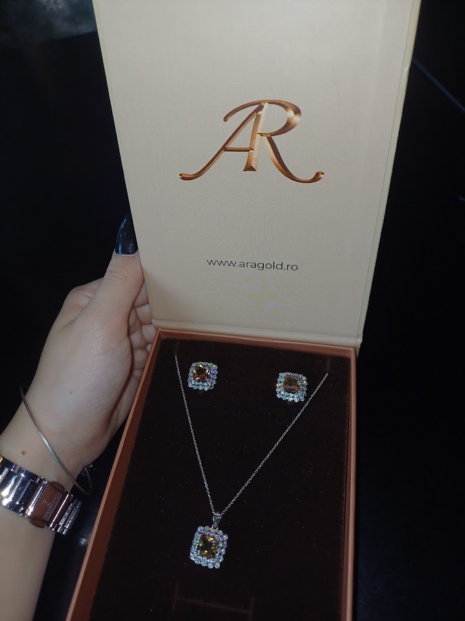 Photo of Ara Gold