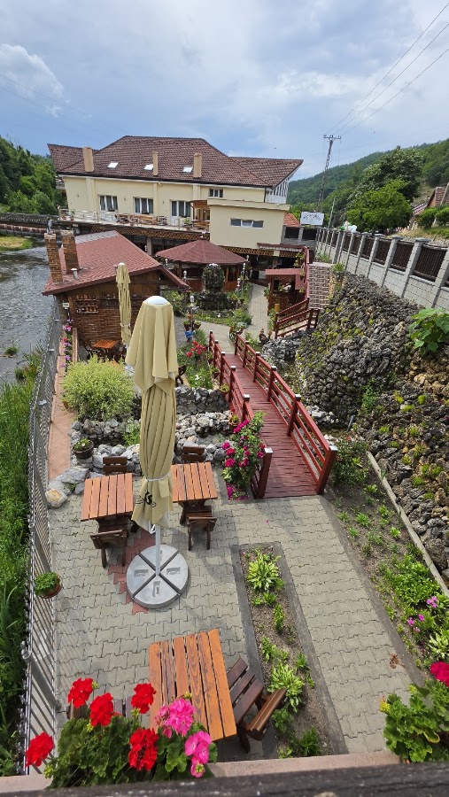 Photo of Taverna Haiducilor