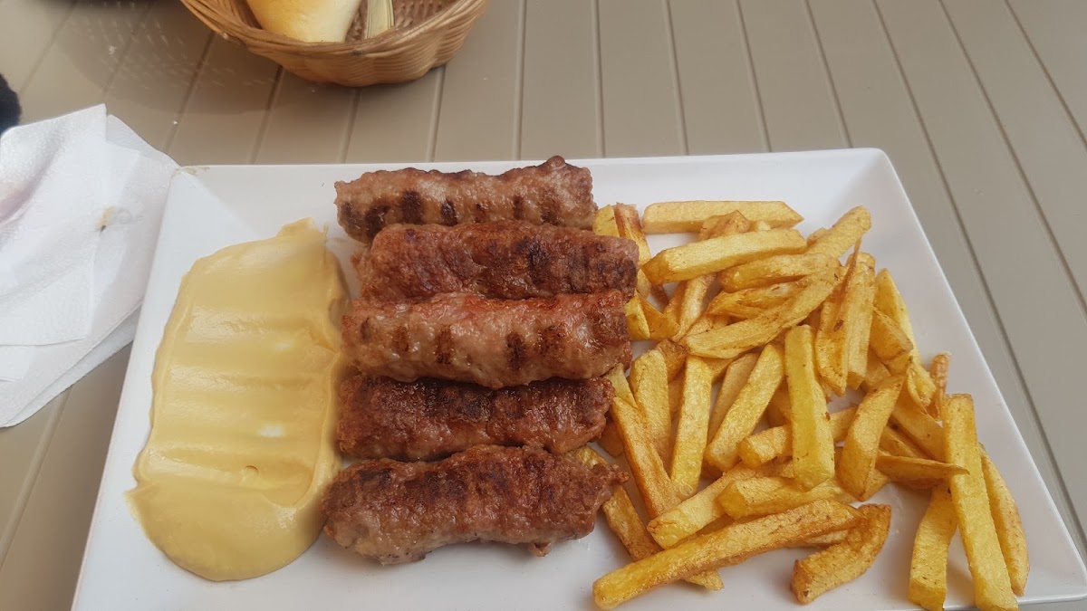 Fotografie de Restaurant Gardu Rosu