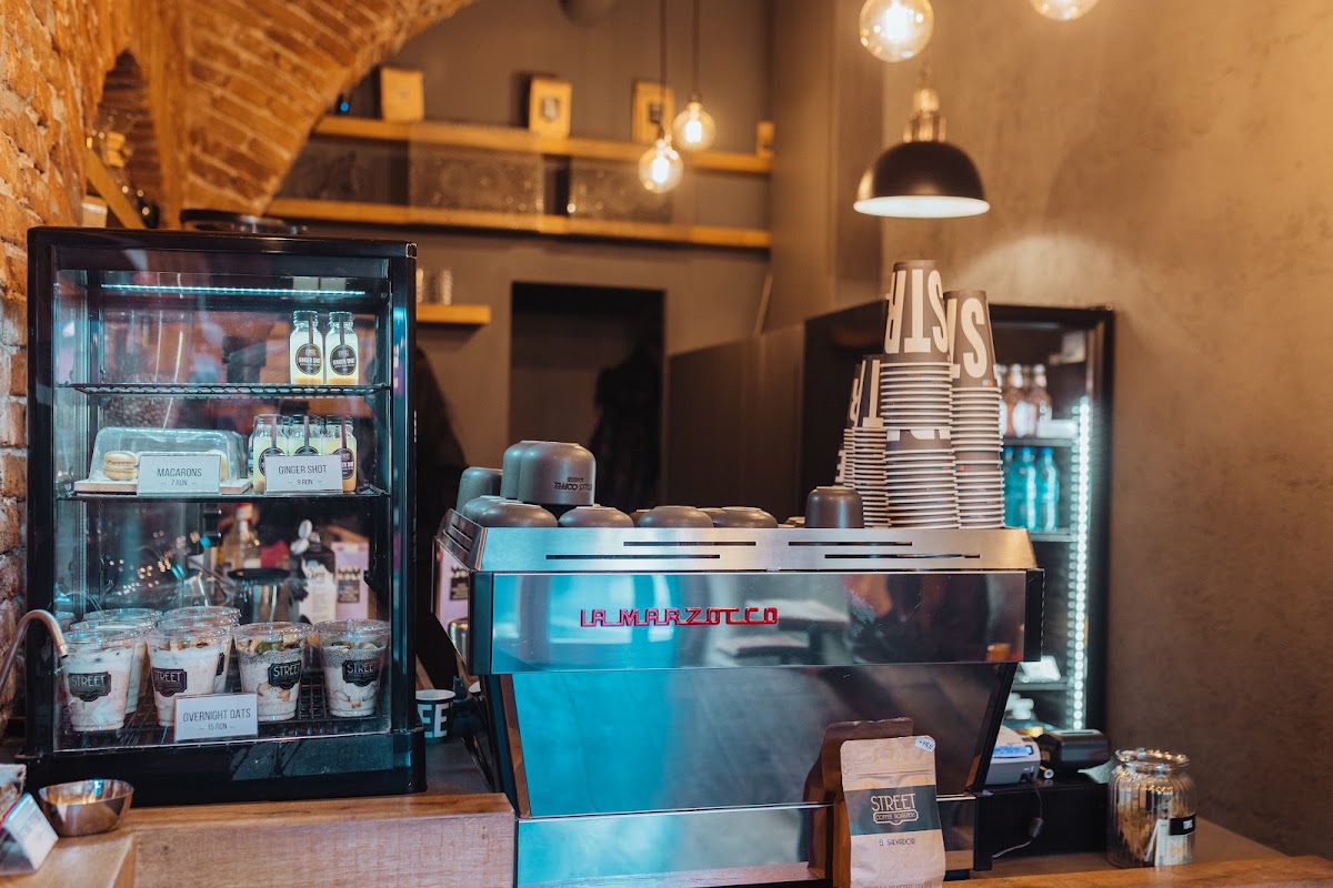 Foto von Street Coffee Roasters (Biserica cu Lună)