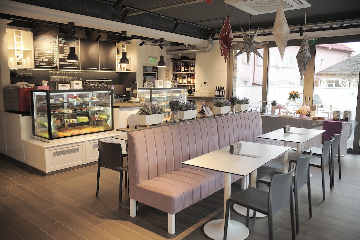 Photo du Café Lavande & Bar à Vin