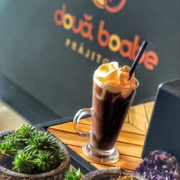 Foto von Cafeneaua Doua Boabe