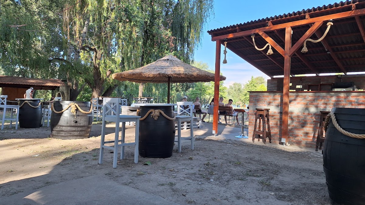 Foto di Tisza Grund Pizsu Beach Bar