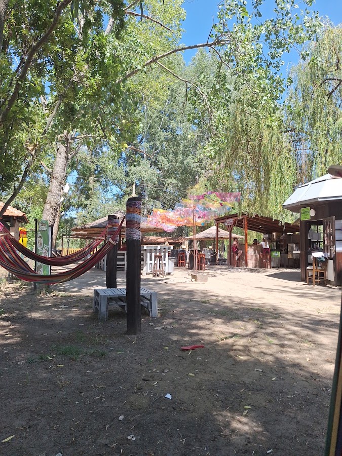 Foto di Tisza Grund Pizsu Beach Bar