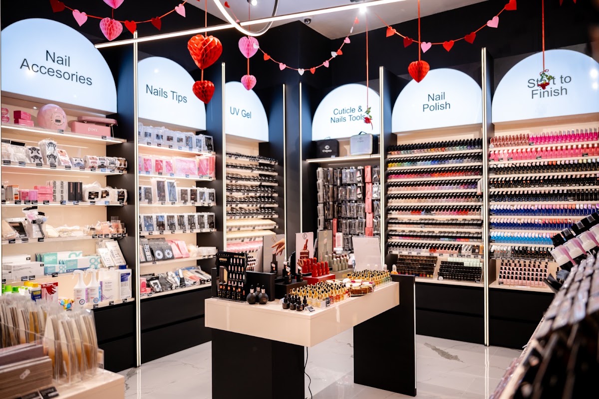 Photo of Cupio Iulius Mall Timisoara – Magazin de Manichiura & Makeup