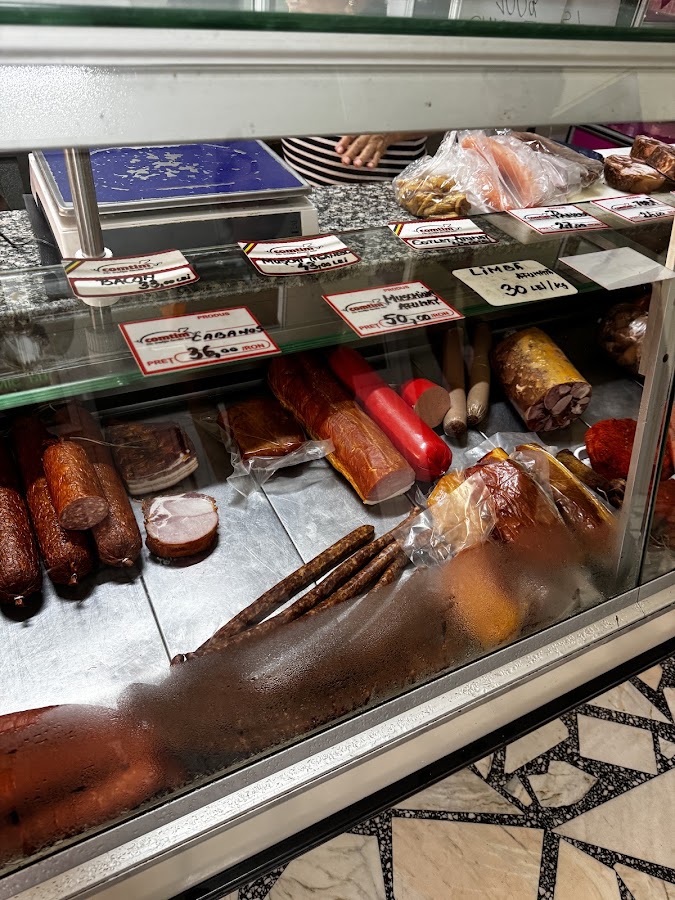 Foto von La Sandu - preparate din carne