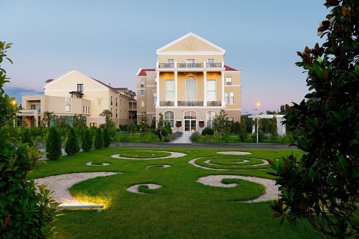 Photo de Tresor Le Palais Timisoara, Curio Collection by Hilton