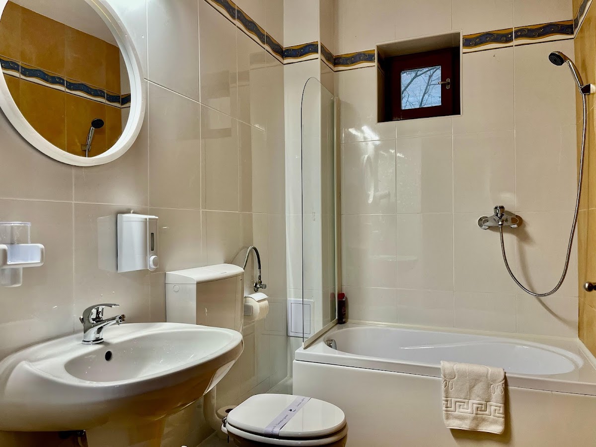 Photo de Cozy Hideout - Condo Hotel