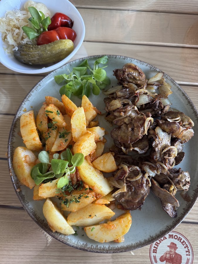 Foto di Restaurant Carpați "La ultimu' leu"