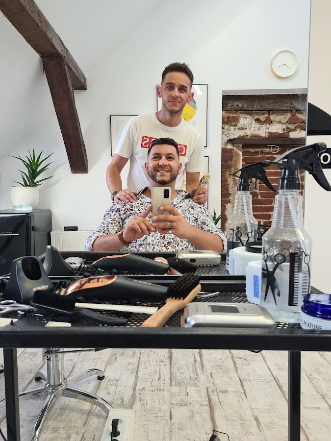 Foto von Raver's Cut Salon