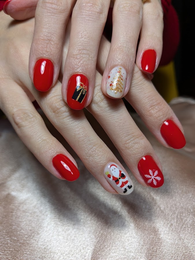 Photo of Iulia Dema Nail Tech