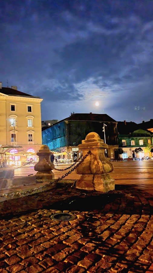 Photo of Statuia Sfintei Maria