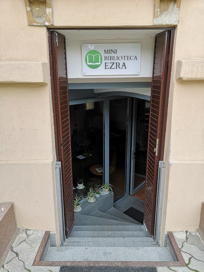 Photo de mini biblioteca EZRA