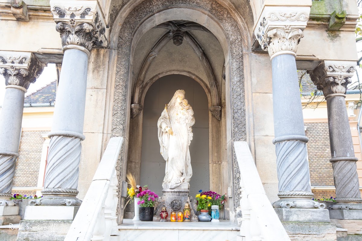 Photo de Monumentul Fecioara Maria