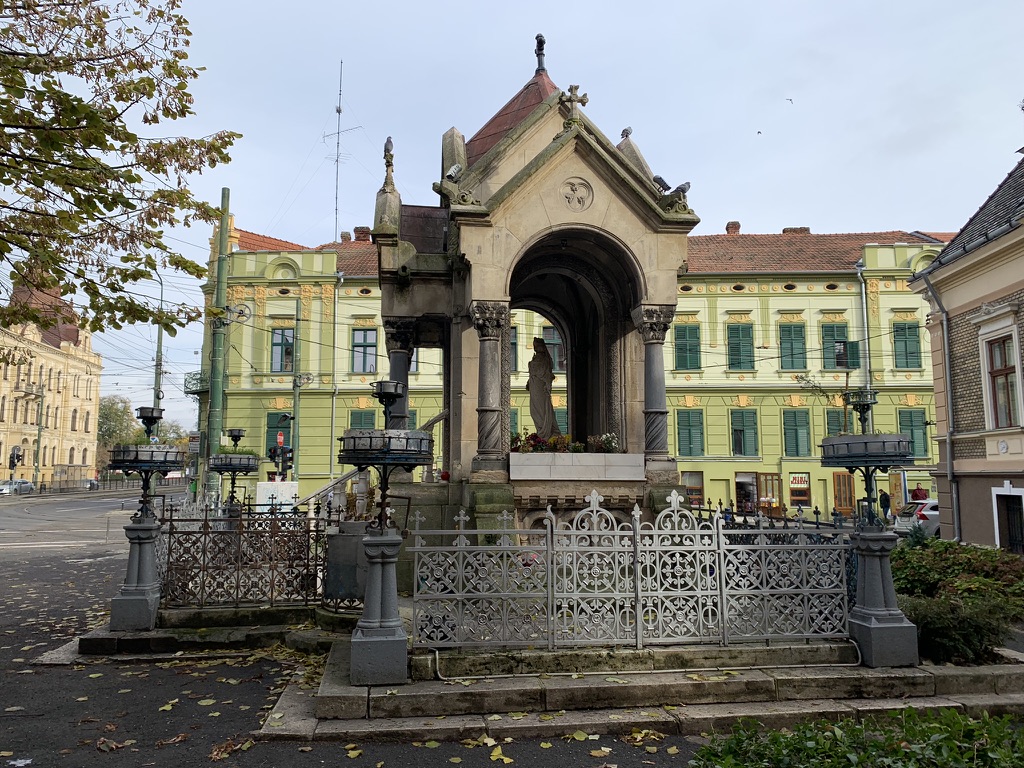 Photo de Monumentul Fecioara Maria