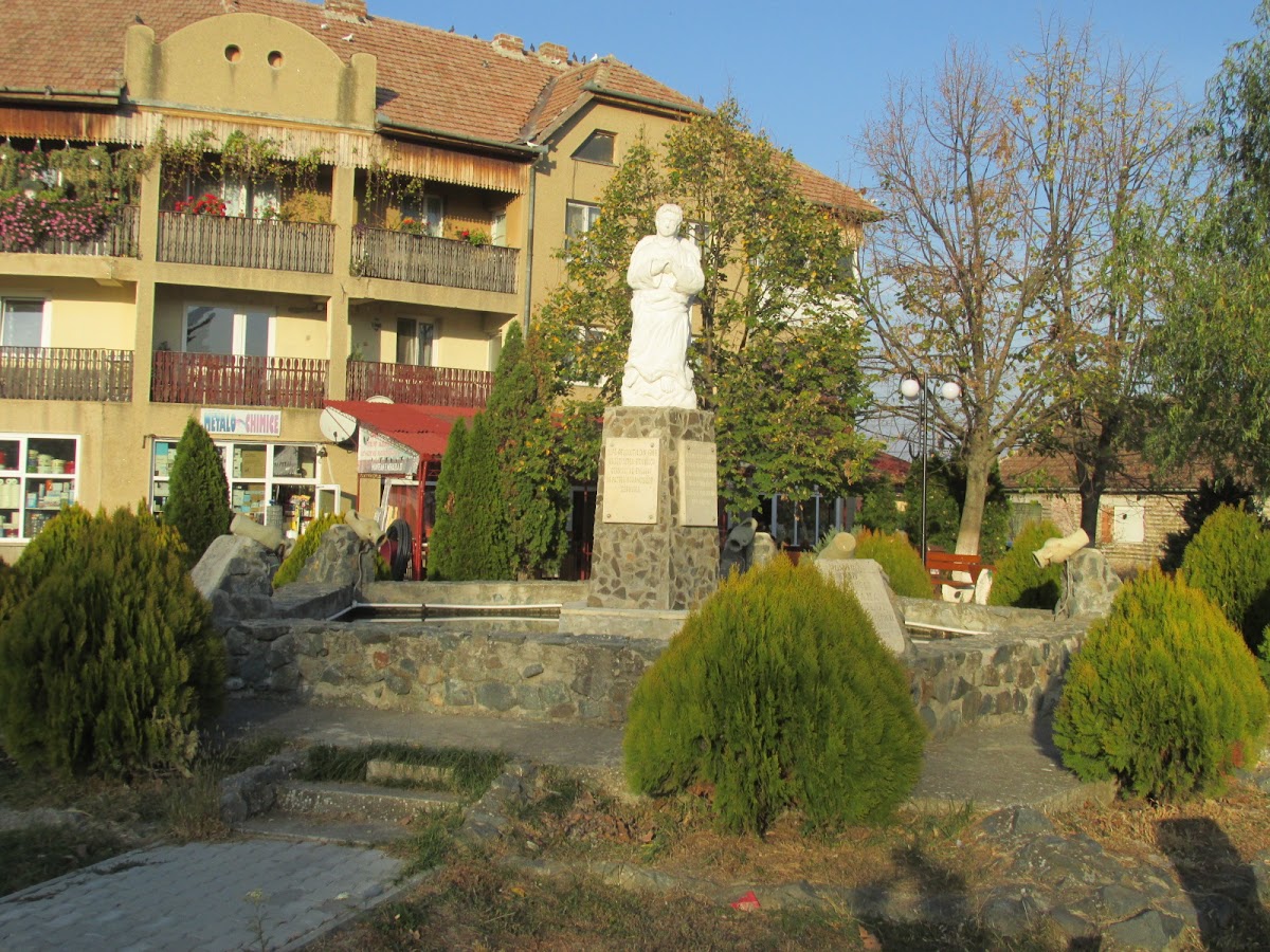 Foto di Monument "Fântâna Îngerului"