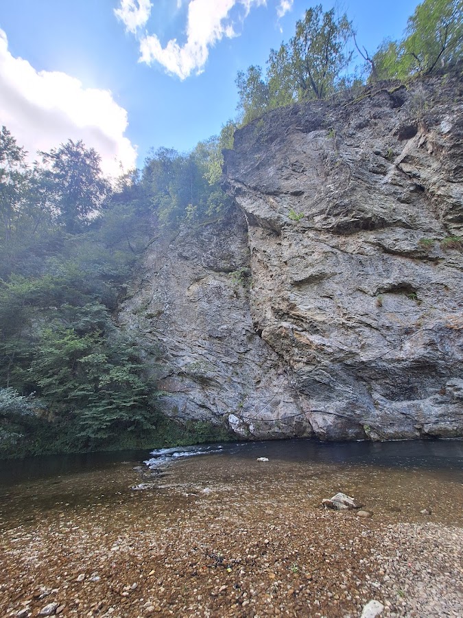 Foto von Piatra Băniței - intrarea în traseu