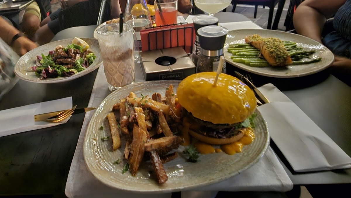 Fotografie de MIDTOWN SIX