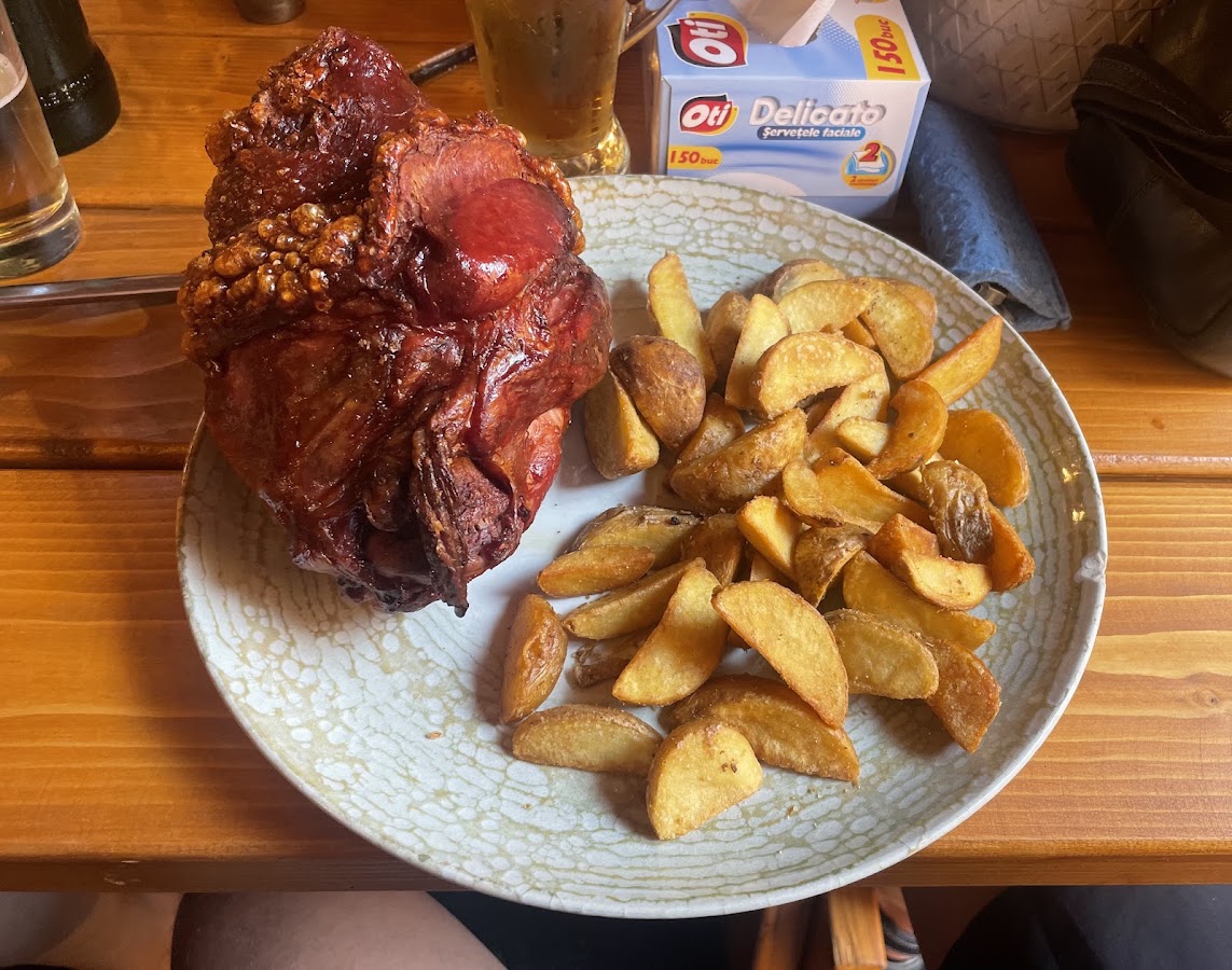 Photo de Taverna ciolanului Marghita [ La Papa ]