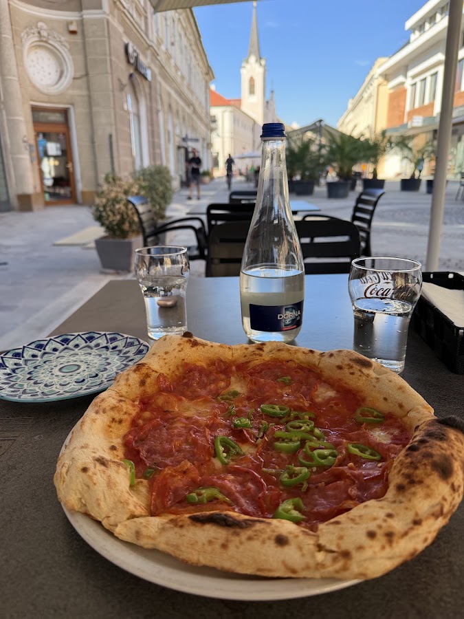 Foto di Pizzeria L'Autentica Artizanală