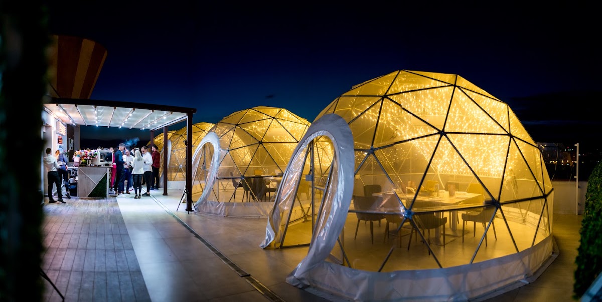 Photo de Enchanté Rooftop & Social Lounge