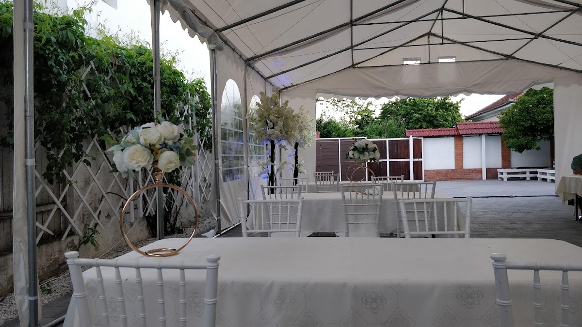Foto von Vine Summer Garden & Grill