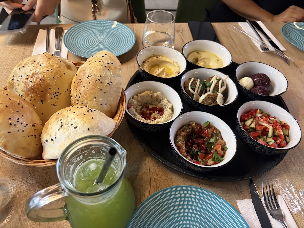 Foto von ZENA Lebanese Cuisine