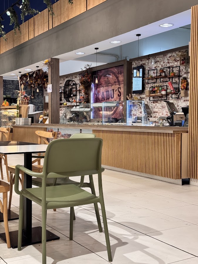 Foto von Radu's Pub & Grill Era Park Oradea