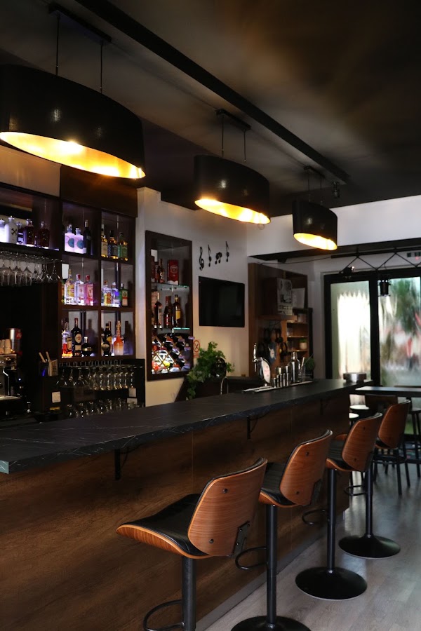 Foto di Stage Garden Cafe & Bar